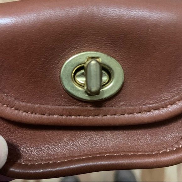 Vintage Coach City Coin Case Keychain - Picture 13 of 16